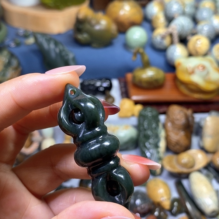 未镶嵌和田玉挂件