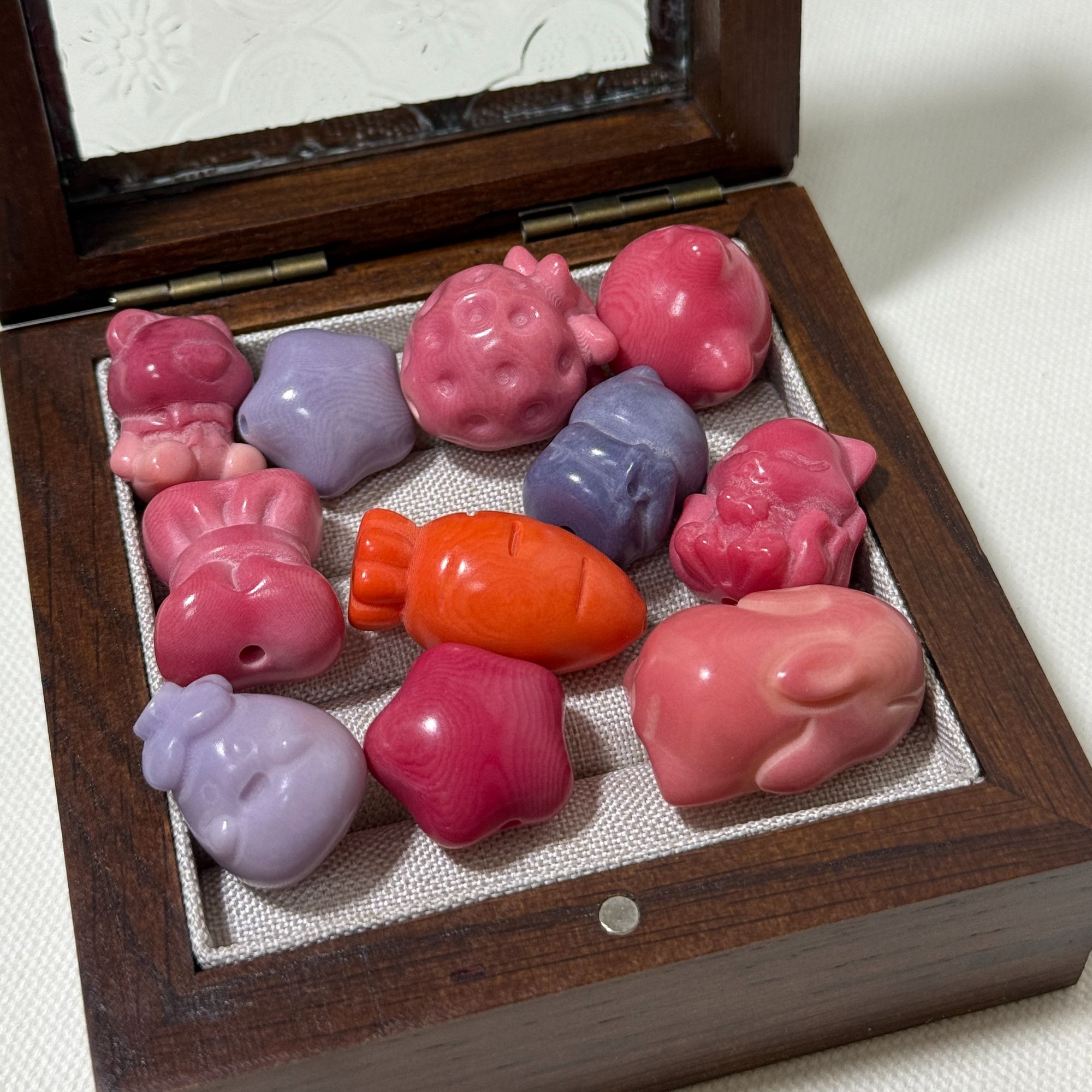 全品 彩色系列 天然象牙果雕刻 （选好货不退不换）