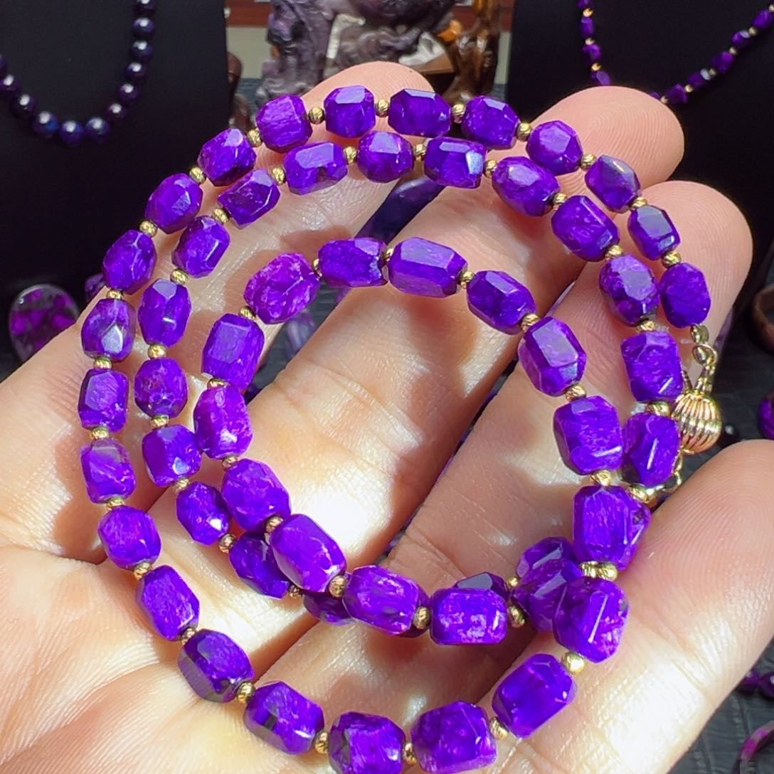 18K金镶嵌苏纪石（舒俱来）项链