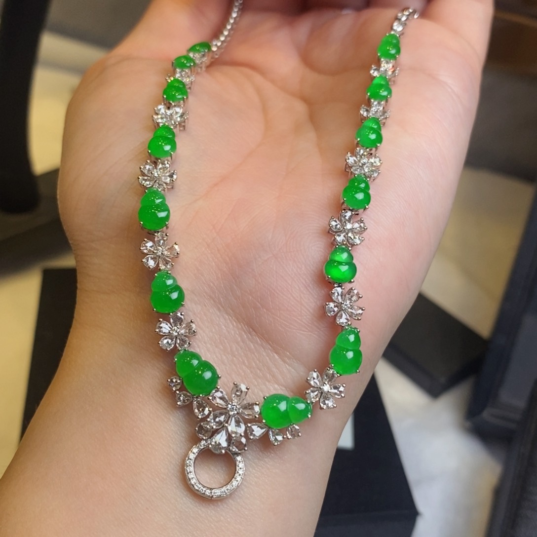 翡翠项链18K金镶嵌葫芦