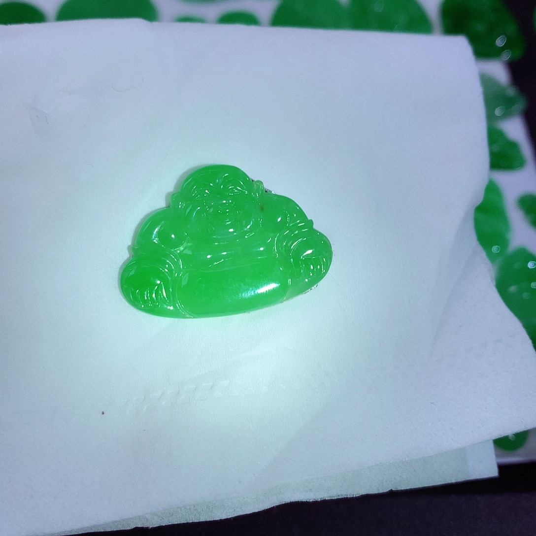 翡翠颈饰未镶嵌天然翡翠