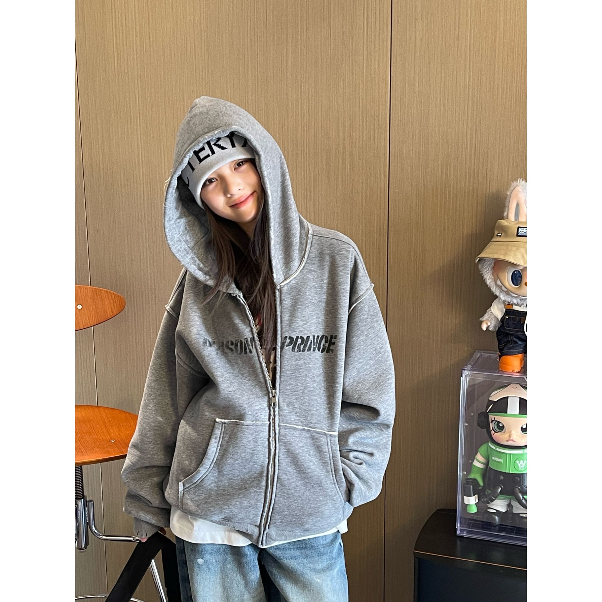 YUUKO 复古贴布渐变破洞加绒连帽拉链卫衣外套—25169