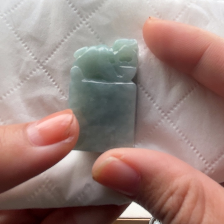 翡翠未镶嵌颈饰挂件