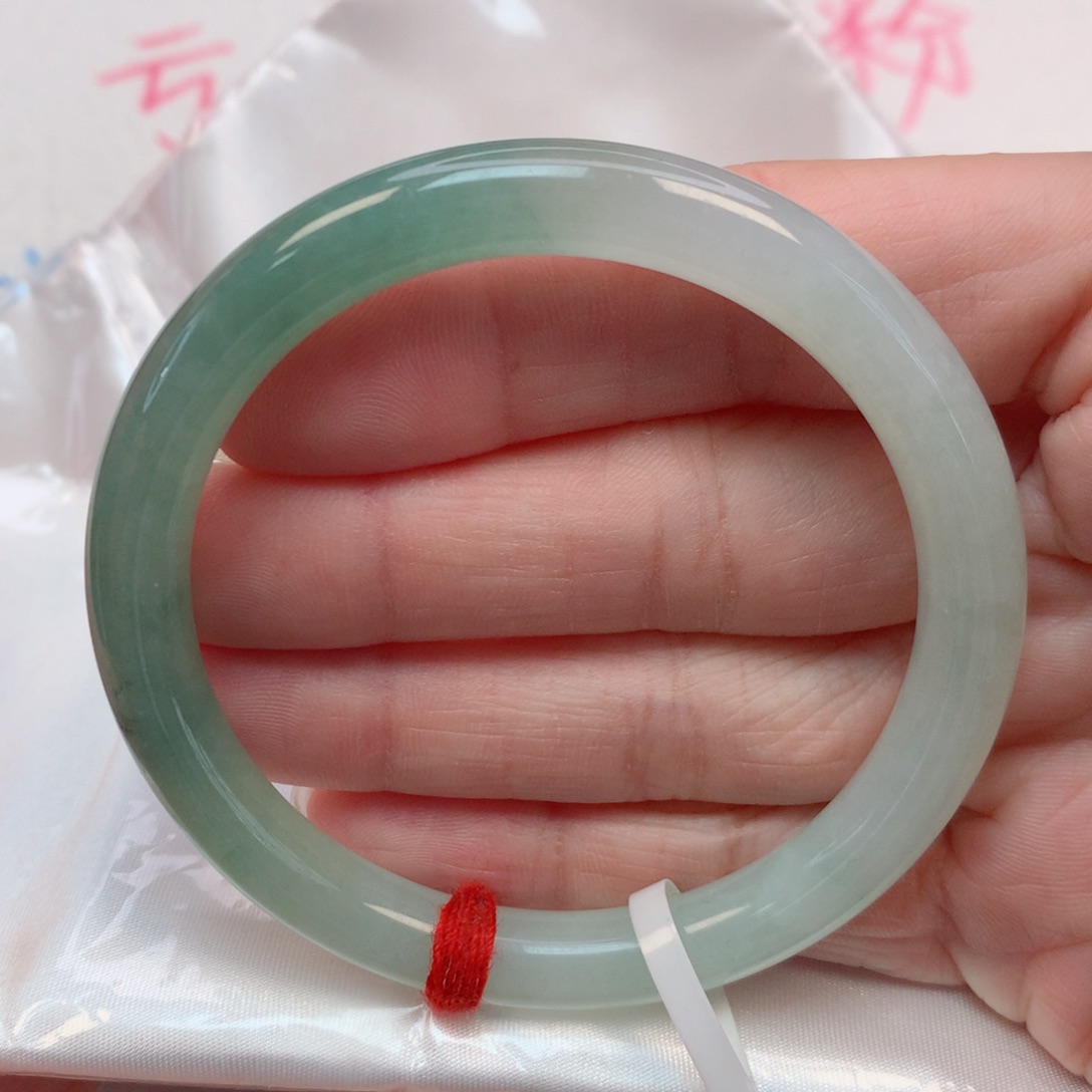 翡翠手镯未镶嵌53.5细圆条 半山水 冰冰润润 推荐