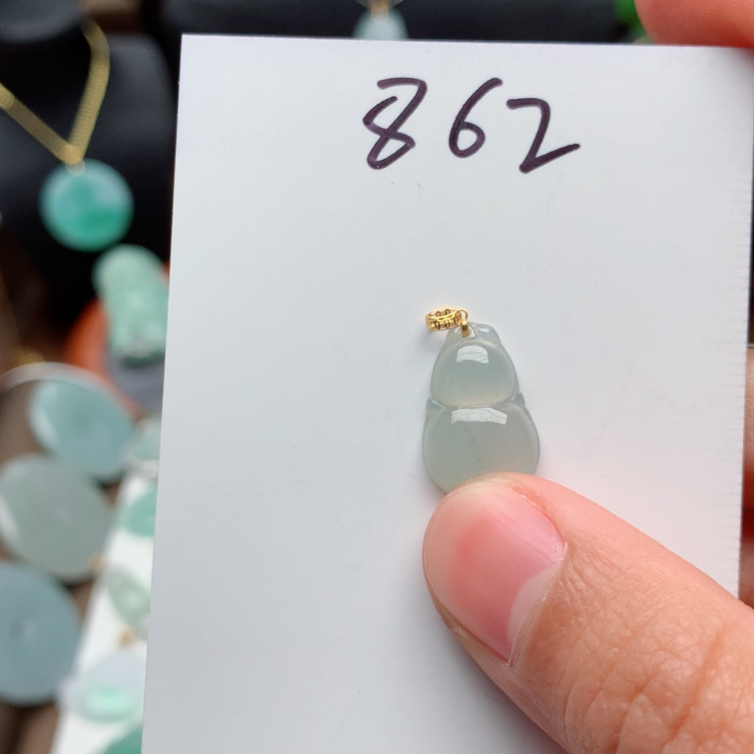 翡翠颈饰18K金镶嵌吊坠