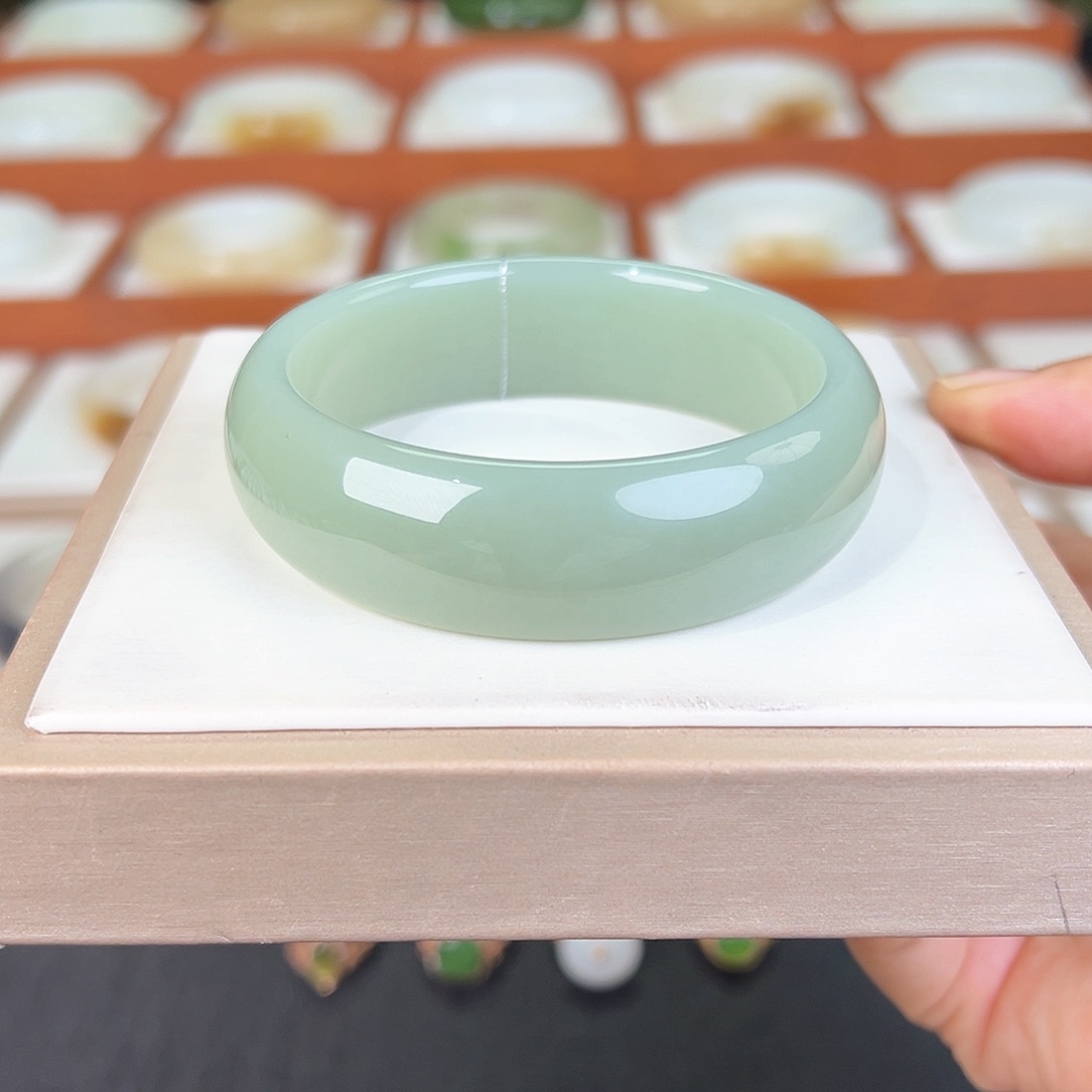 和田玉手镯未镶嵌和田玉且末蓝手镯