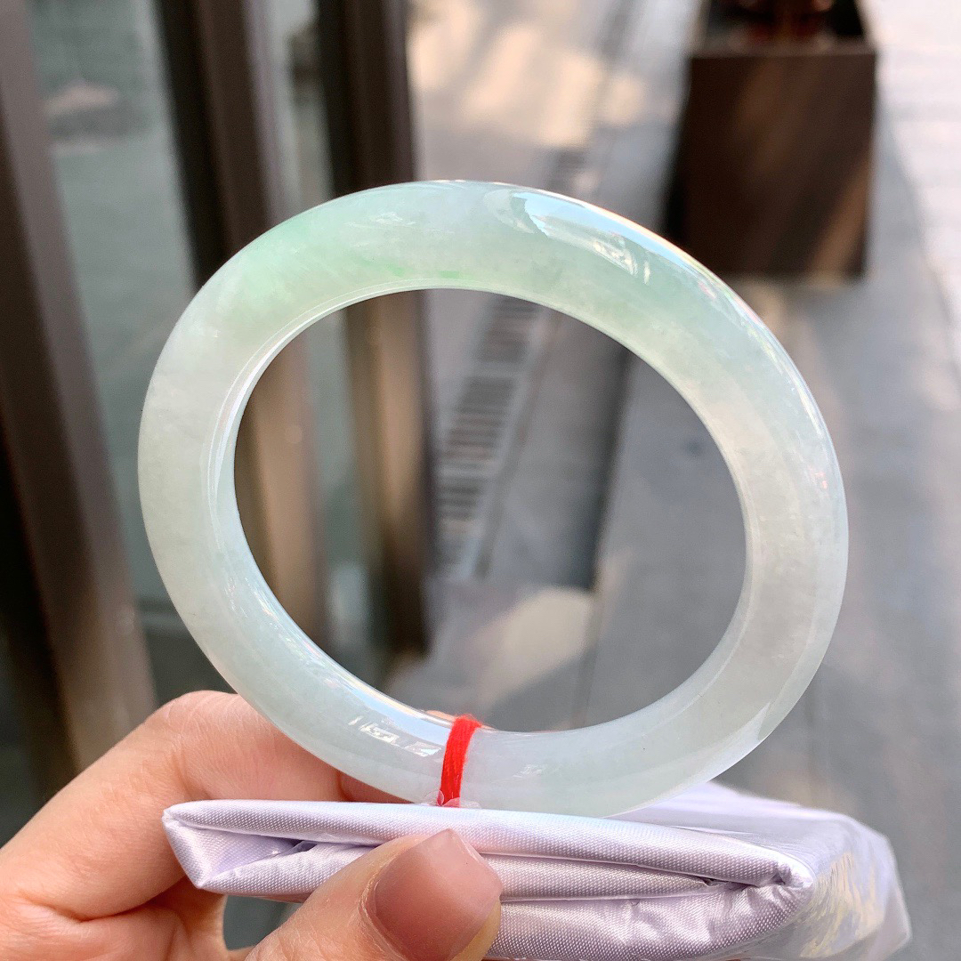 冰带低天然翡翠手镯