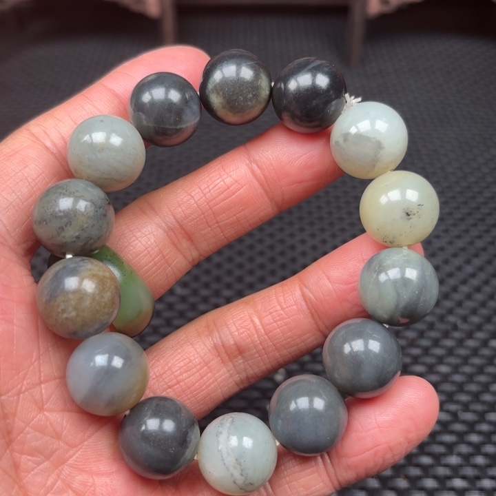 和田玉吊坠未镶嵌