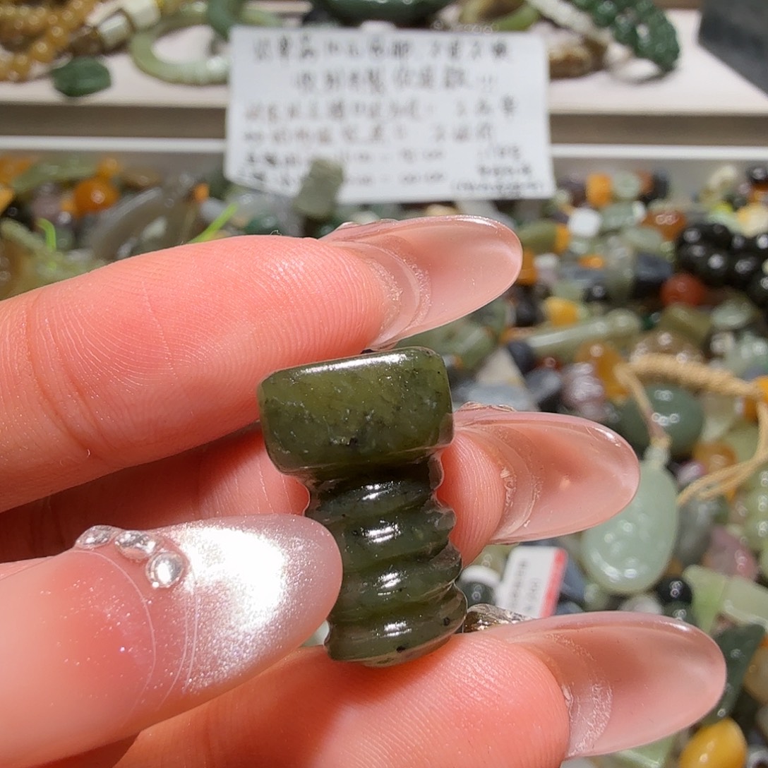 和田玉未镶嵌珠宝奇石