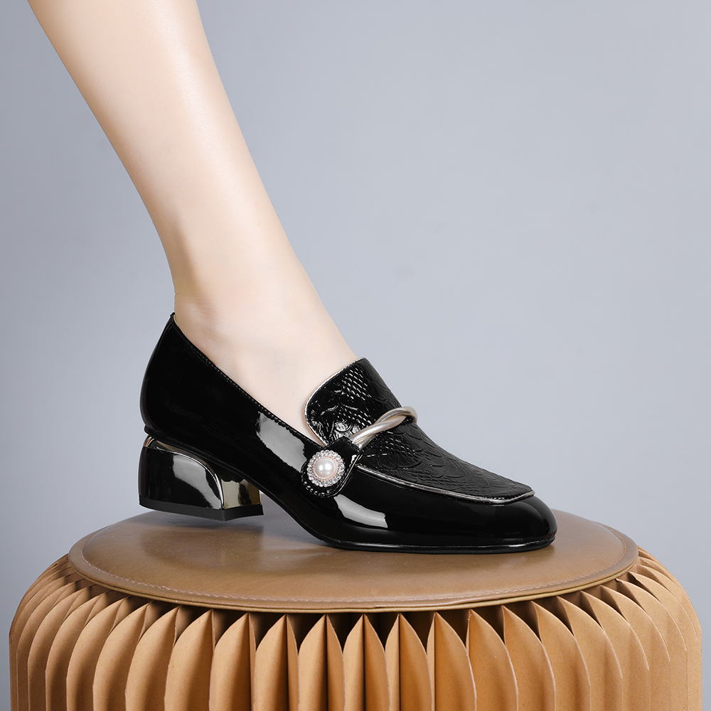 妮彩诗2024年欧美乐福鞋通勤舒适平底单鞋粗跟舒适不累脚女鞋2154