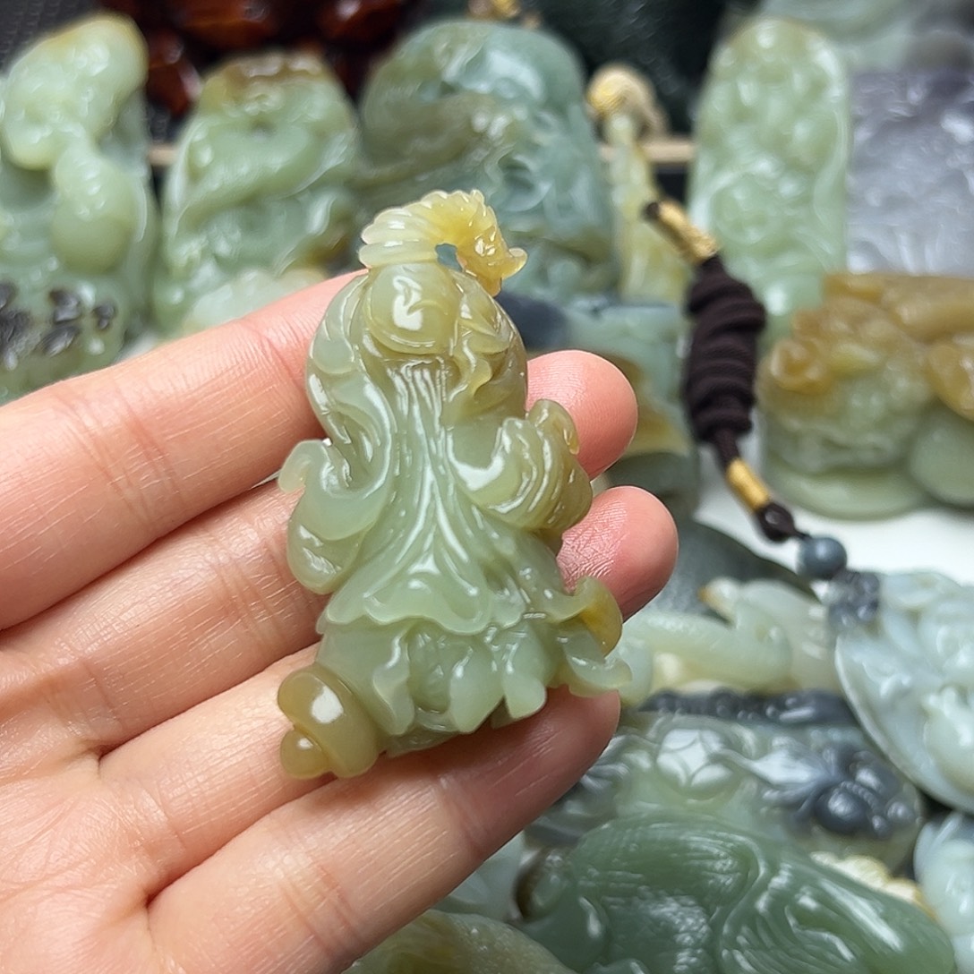 ~****和田玉未镶嵌颈饰