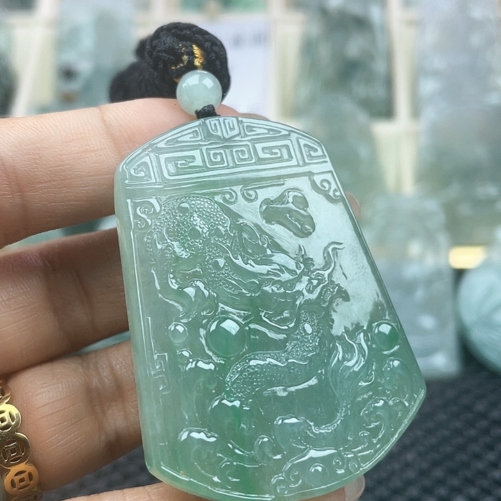 颈饰未镶嵌翡翠天然翡翠龙牌