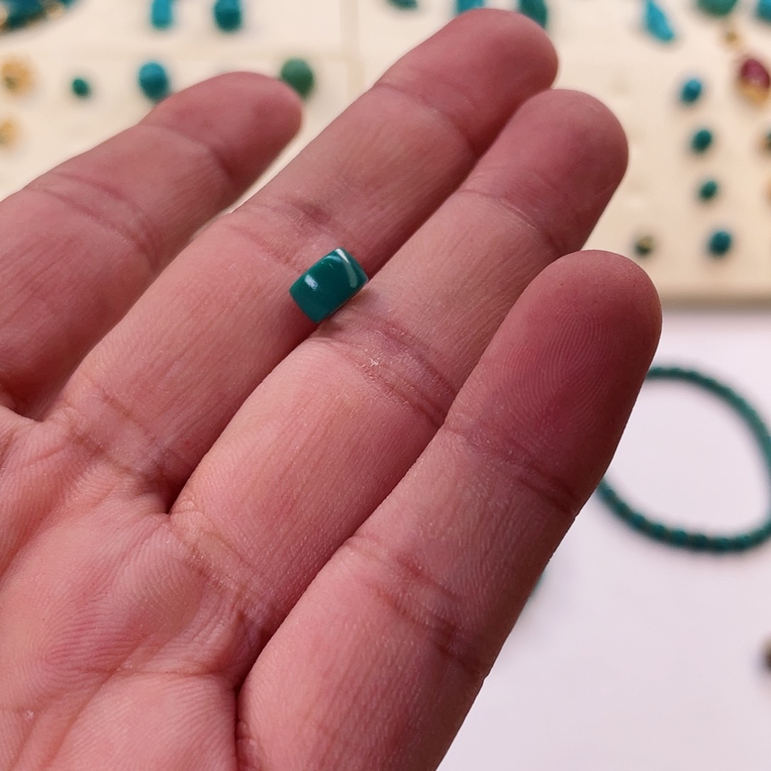 绿松石颈饰未镶嵌