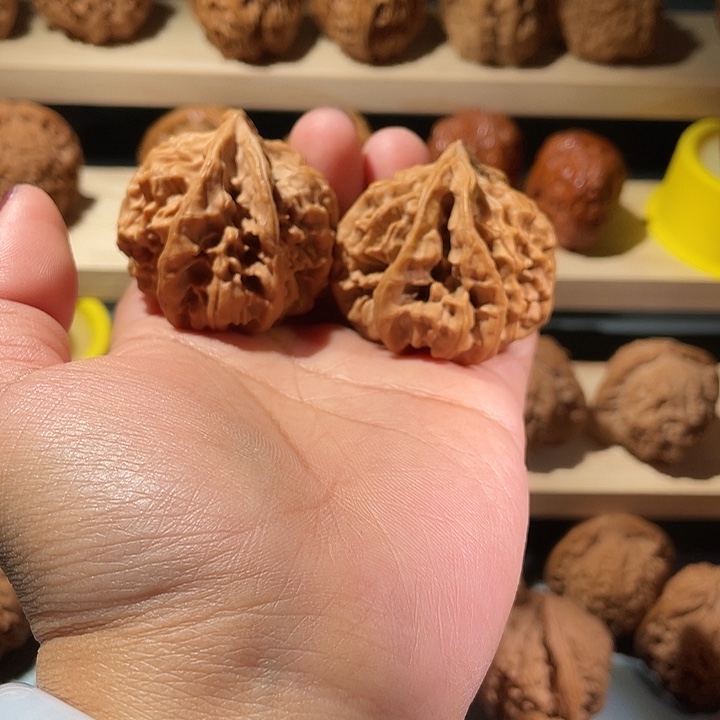 秦王人字核桃全品吊坠