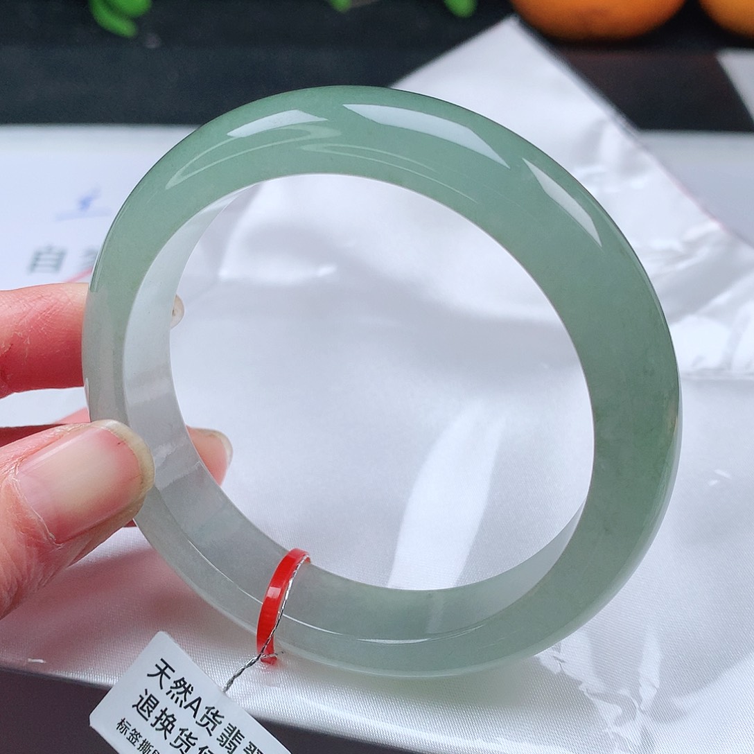 翡翠手镯未镶嵌57圈