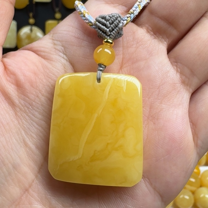 蜜蜡未镶嵌珠宝奇石