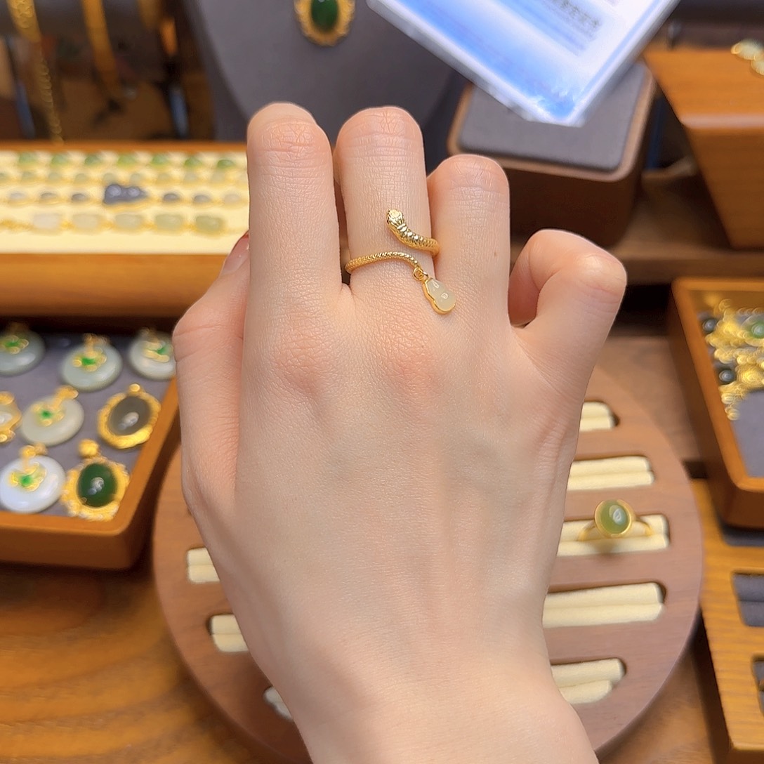 和田玉戒指银S925镀金镶嵌