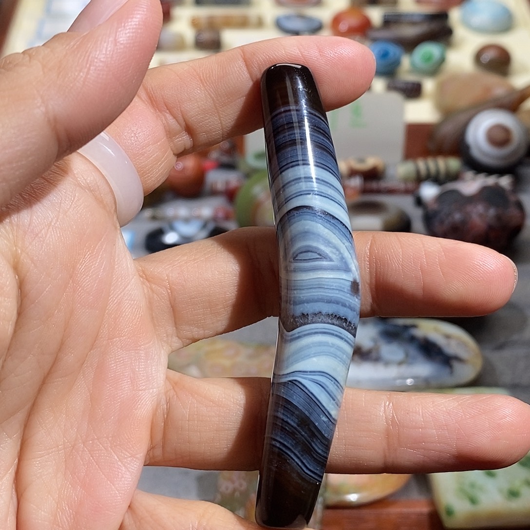 朱***辉玛瑙/玉髓合金颈饰