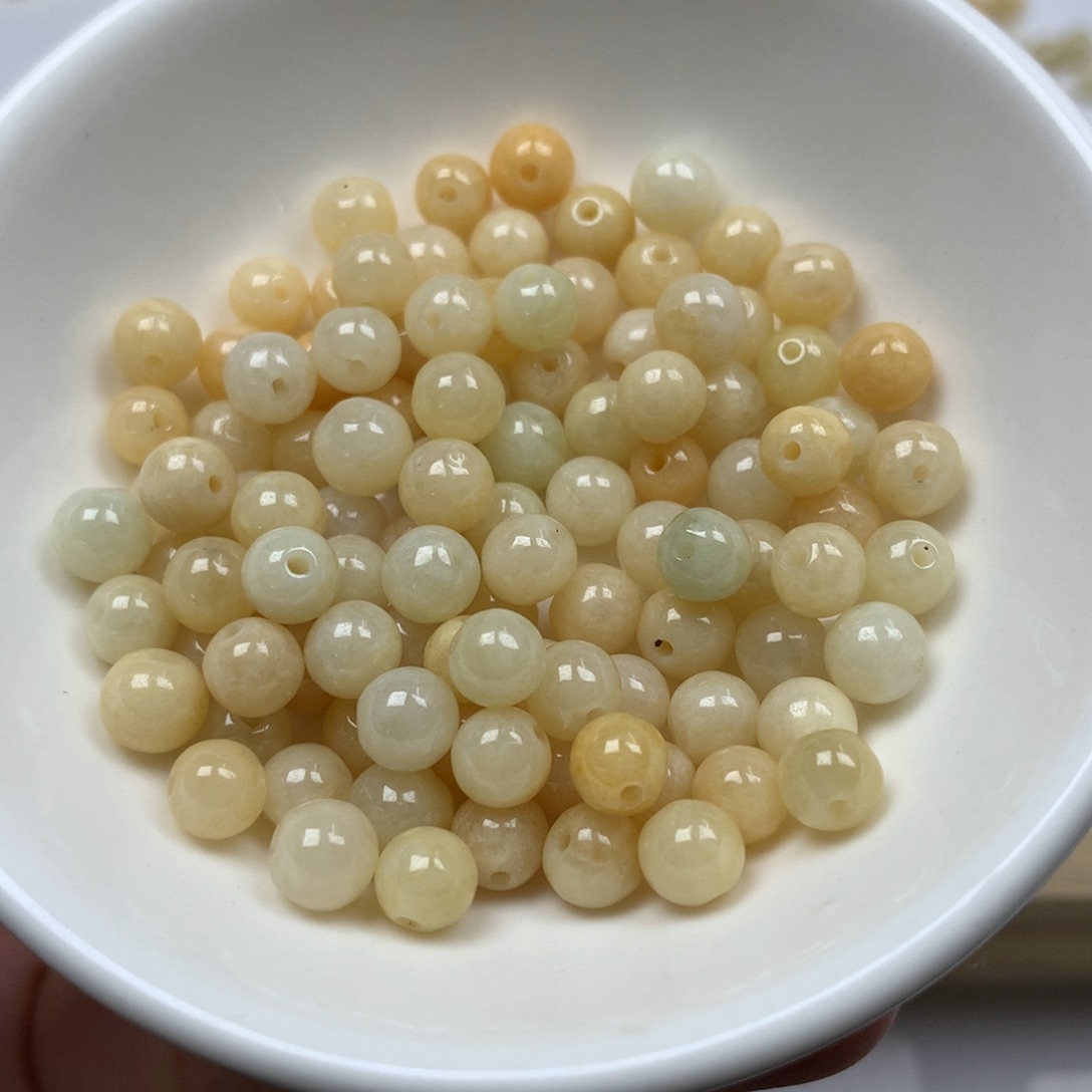 翡翠颈饰未镶嵌卡5➕。100颗。