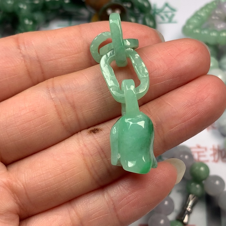 翡翠未镶嵌颈饰翡翠