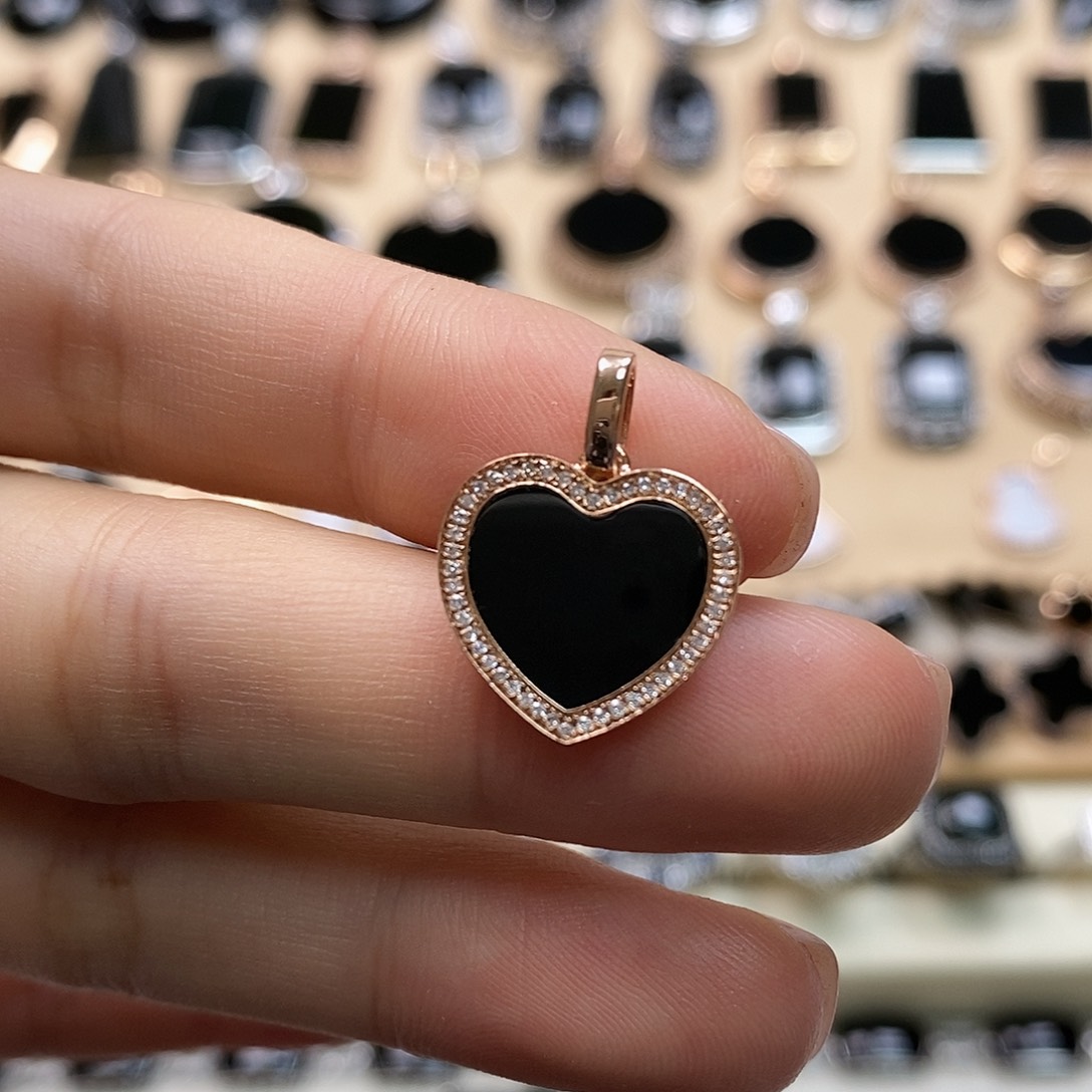 翡翠颈饰18K金镶嵌天然翡翠墨翠