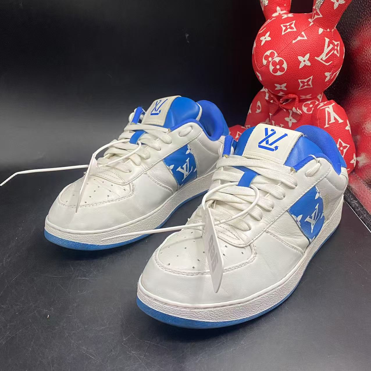 95新 LouisVuitton/路易威登 男士经典白蓝配色板鞋39欧码ddm1438