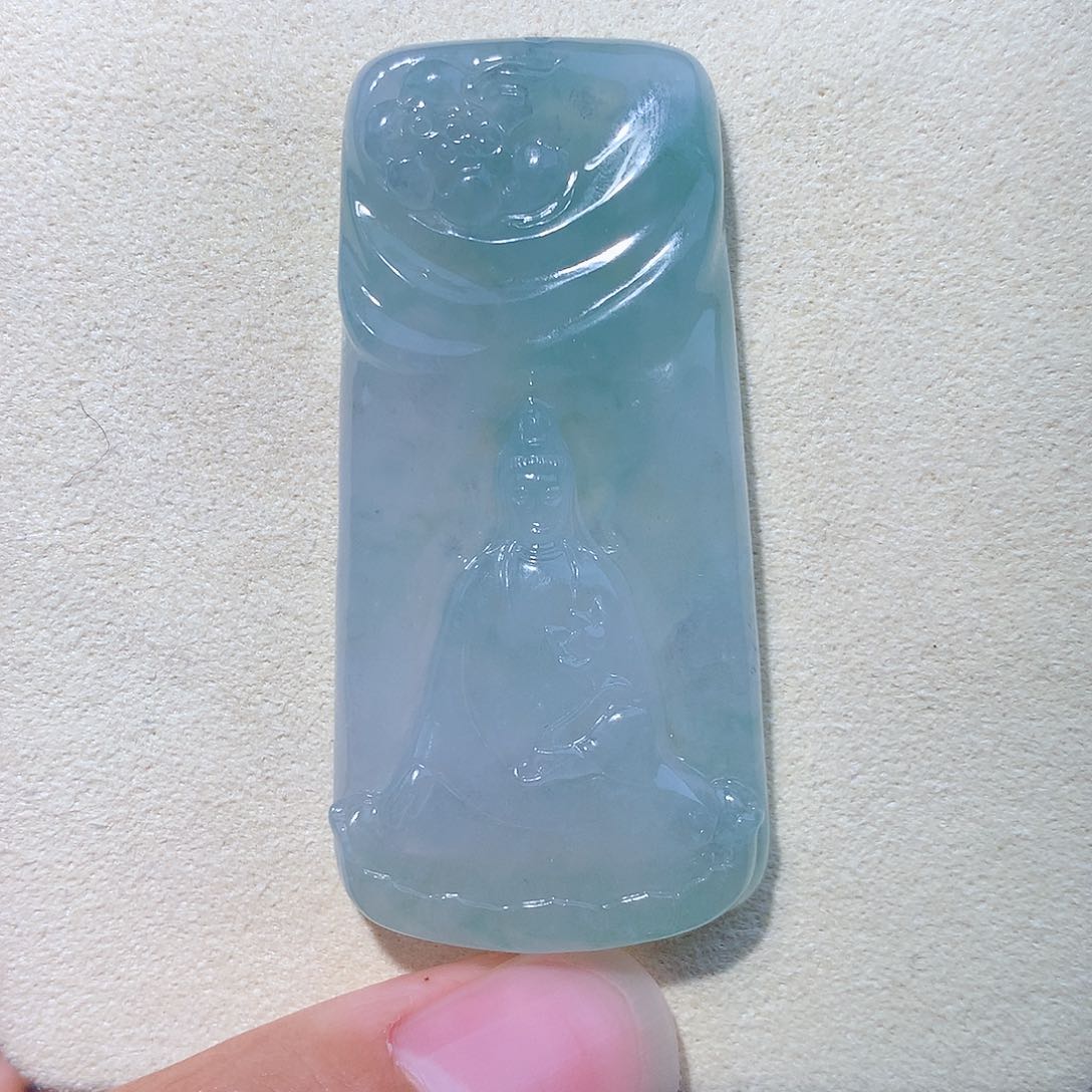 颈饰未镶嵌翡翠观音