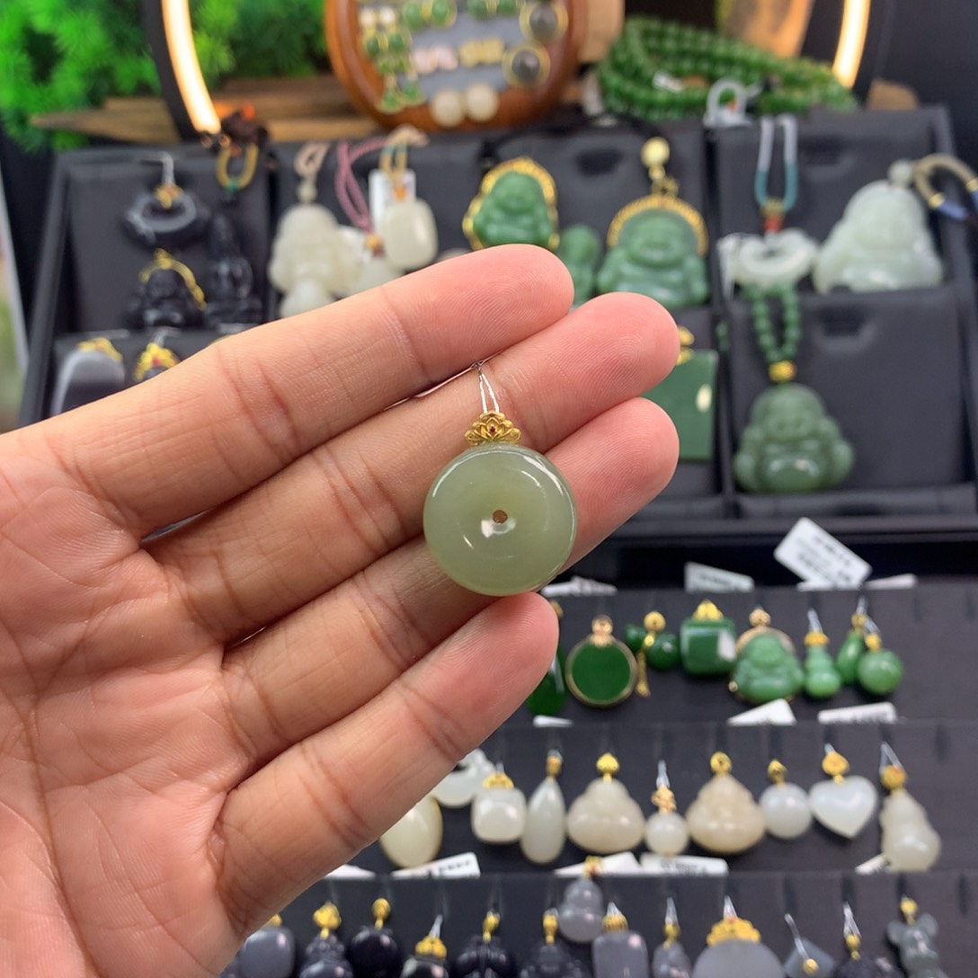 和田玉吊坠18K金镶嵌나*