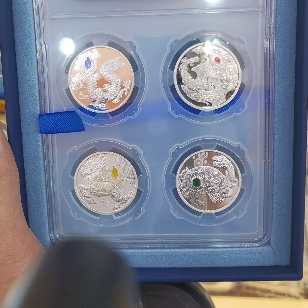 用***9纯银瑞兽一套2套银纪念币