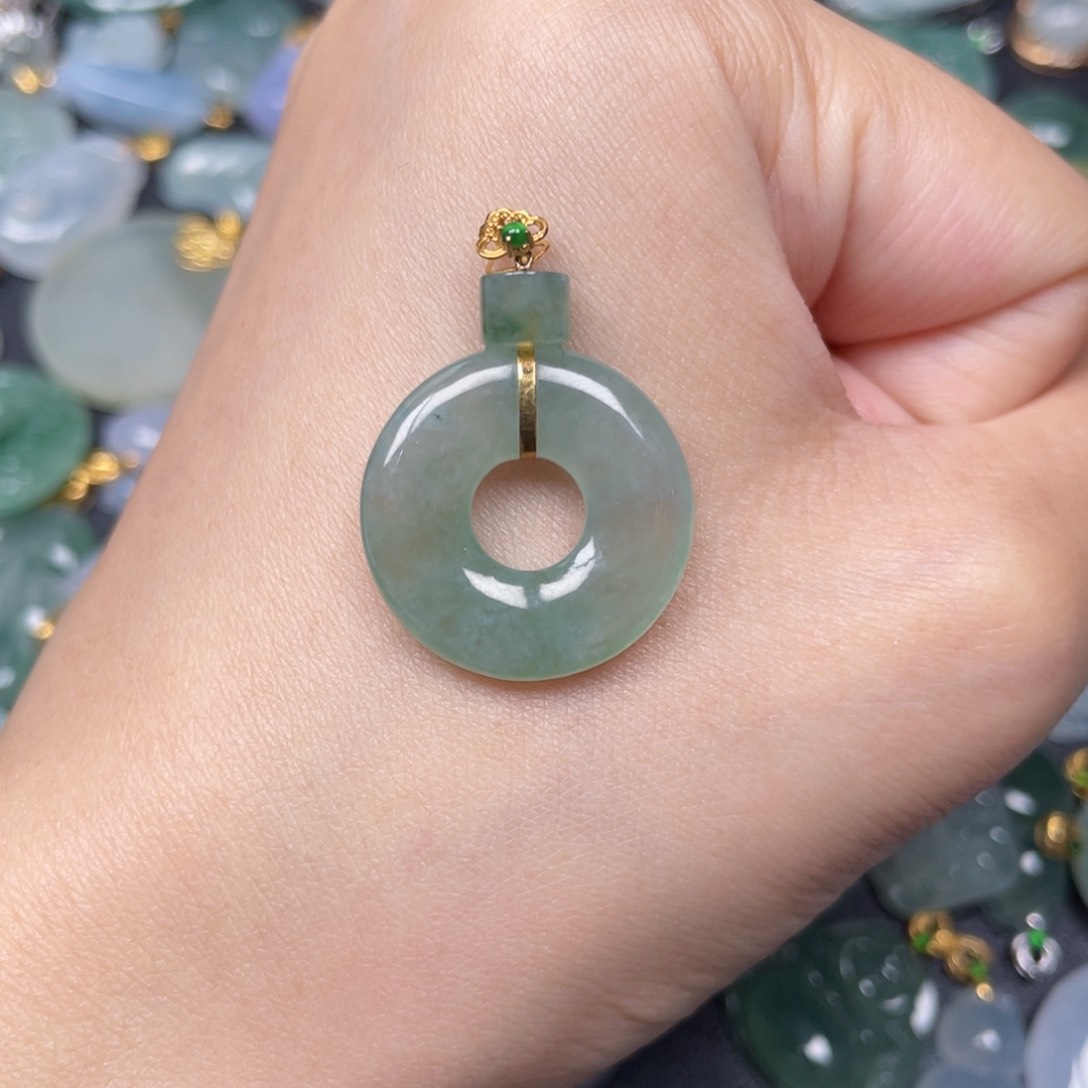 翡翠颈饰18K金镶嵌翡翠