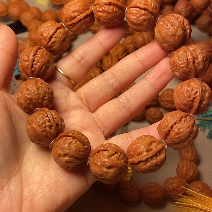 文玩核桃手串一道筋