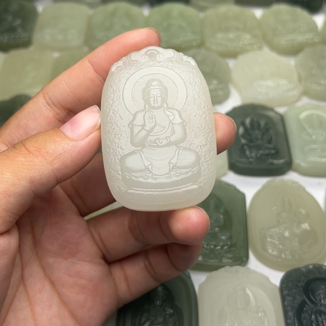 颈饰未镶嵌和田玉