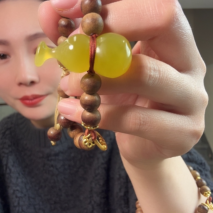 鬼***妖蛇纹石玉未镶嵌颈饰