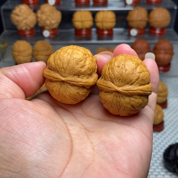 忧***打文玩核桃把件粗筋瓷娃娃13