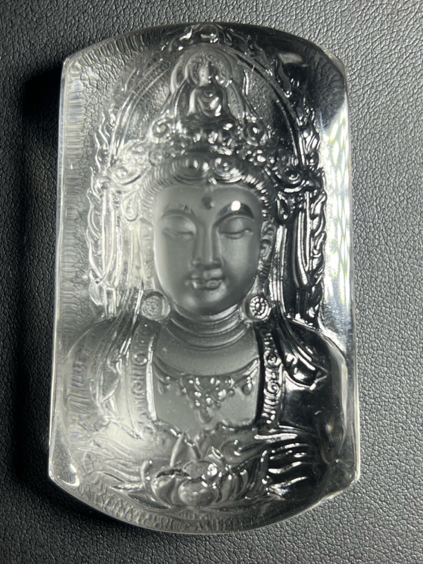 全净体白水晶观音53x36x10mm