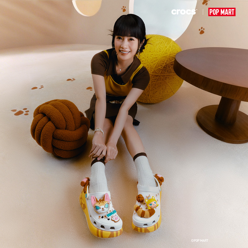 Crocs｜泡泡玛特 MOLLY联名系列 MOLLY和大耳喵泡芙洞洞鞋|212963