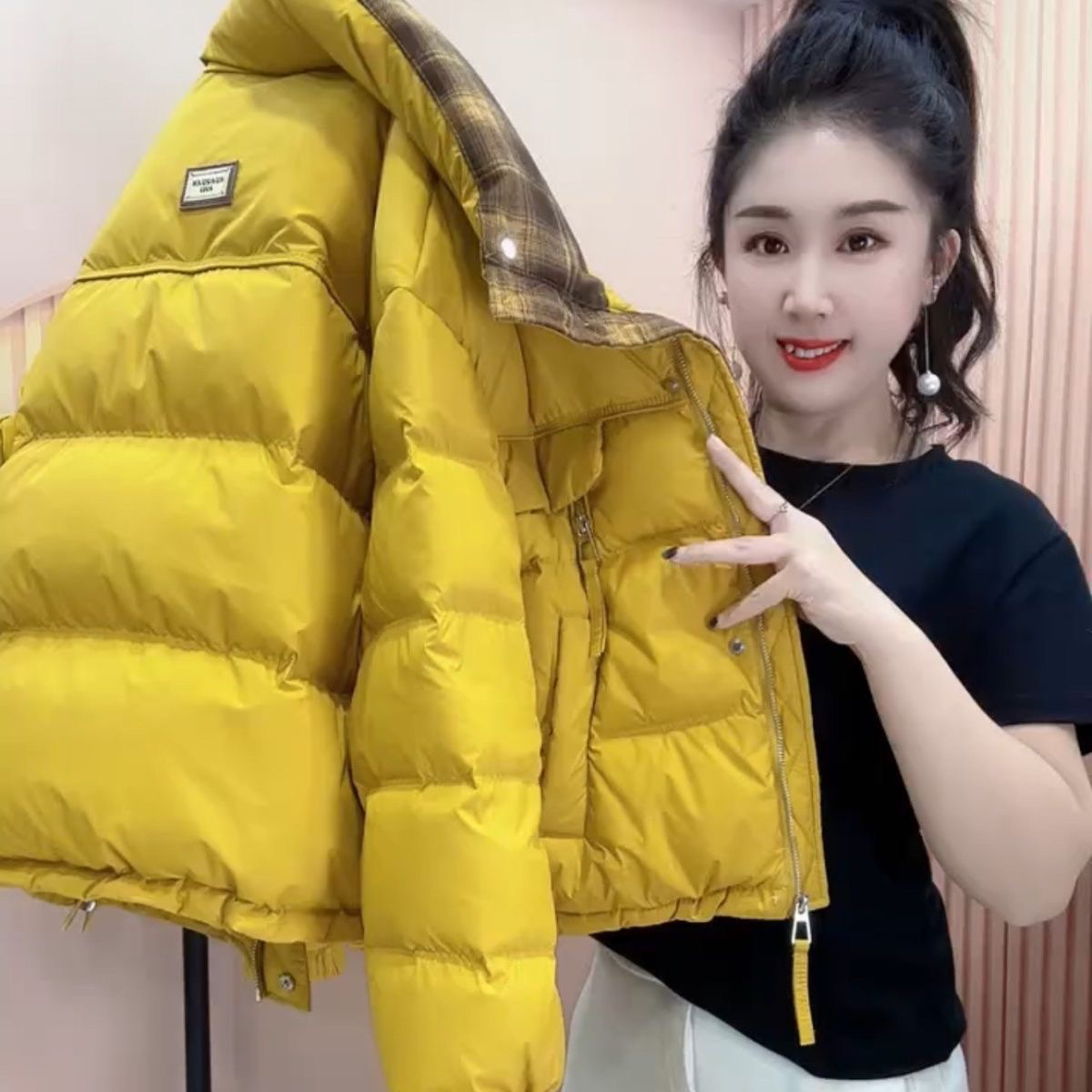 时尚格子彩色拼接短款羽绒服冬季2025新款鸭绒保暖小个子年轻外套