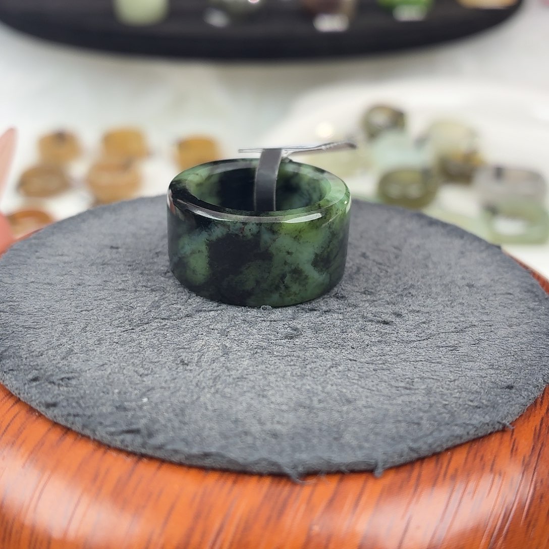 和田玉未镶嵌戒指b99多彩碧玉圆切18