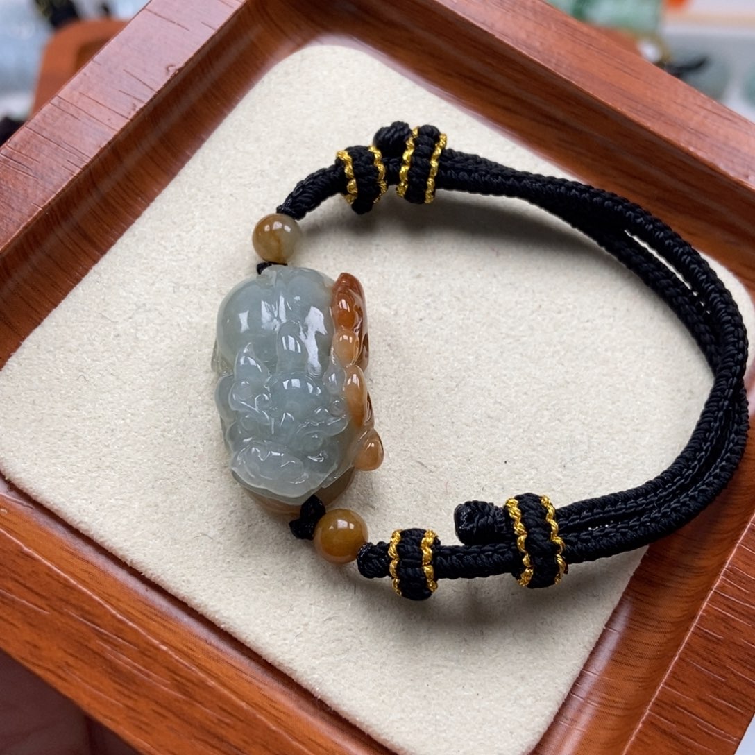 淡***风翡翠未镶嵌颈饰如意貔貅