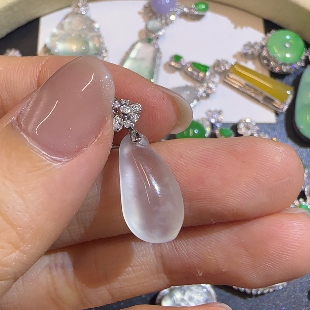 翡翠18K金镶嵌颈饰精品