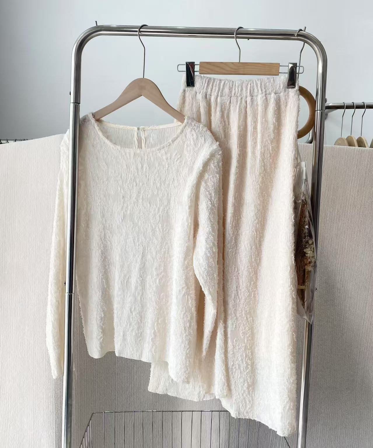 时尚露肩针织毛衣高腰包臀半身裙两件套