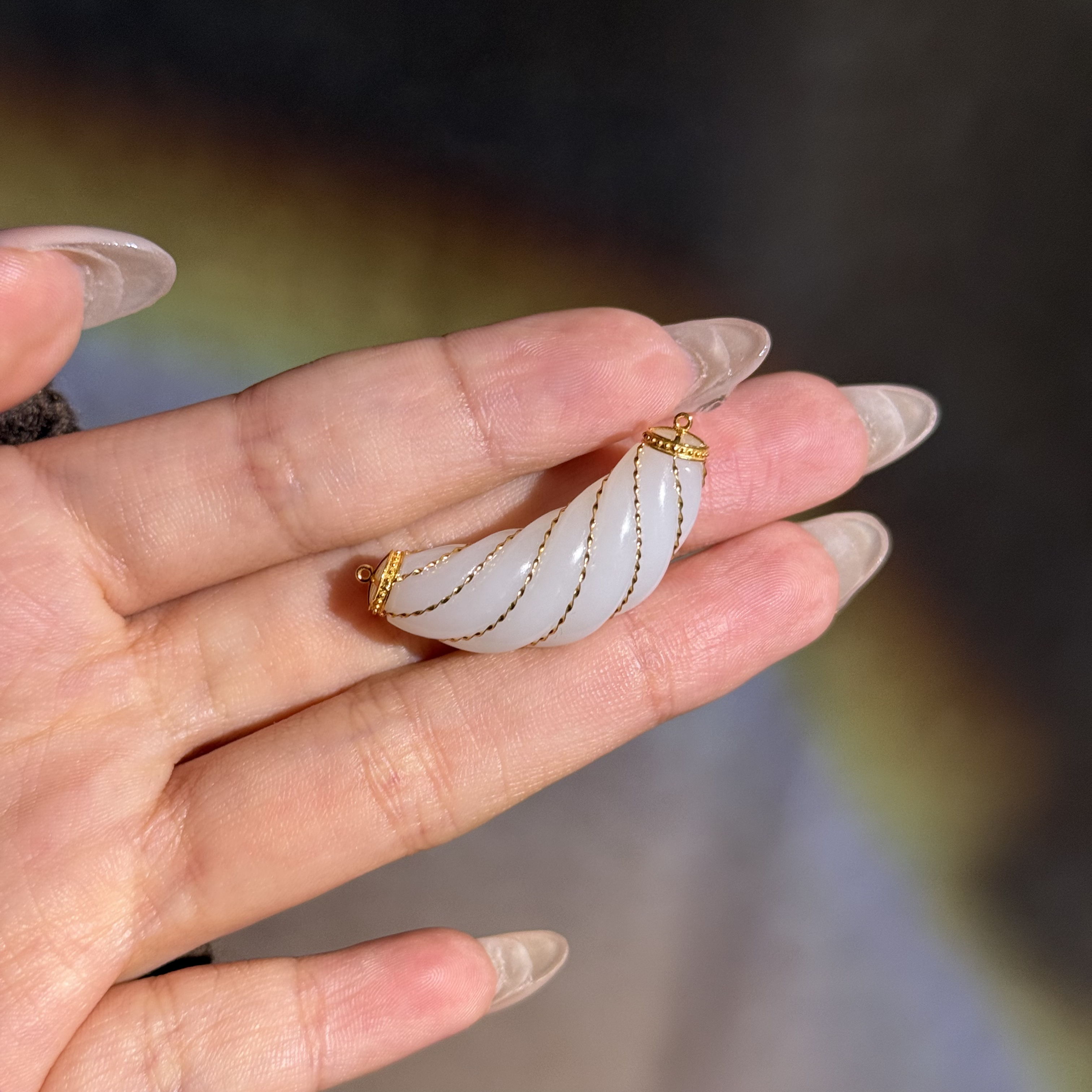 和田玉18K金镶嵌白玉吊坠