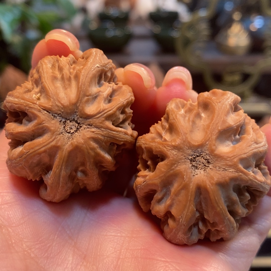 文玩核桃吊坠粗筋凹底灯笼39