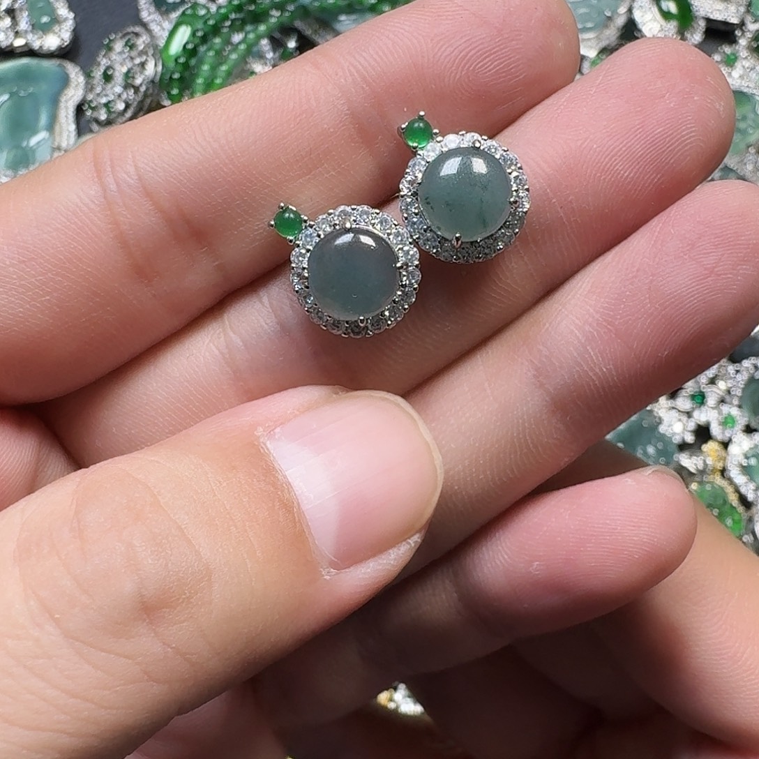 翡翠未镶嵌颈饰天然A货翡翠放漏