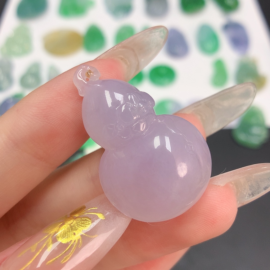 翡翠未镶嵌颈饰葫芦