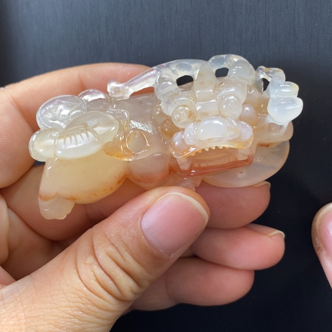 石英质玉（黄龙玉）未镶嵌颈饰