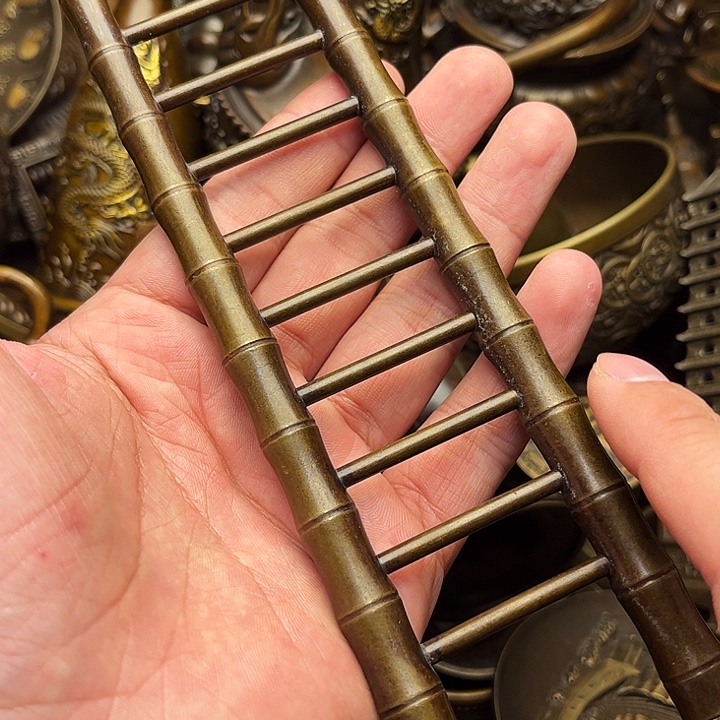 精美铜器做工精湛 