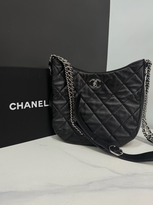 99新 Chanel/香奈儿 23P瀑布链条Hobo包芯片22Cm/JJ5030802