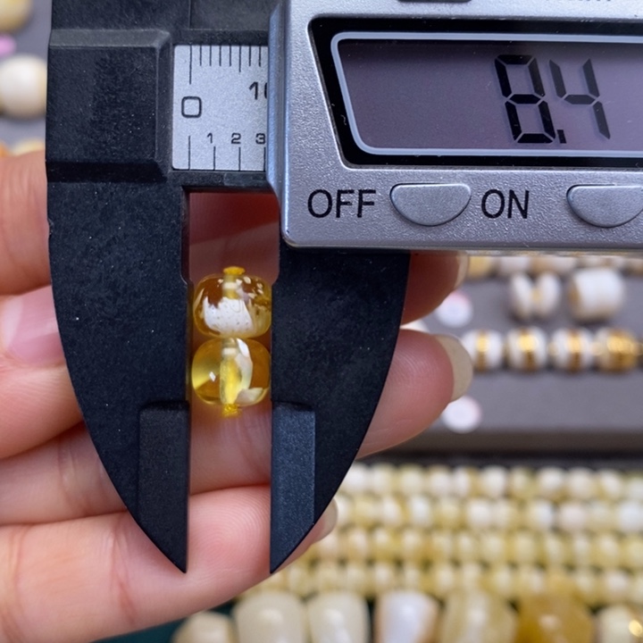 蜜蜡裸石未镶嵌老型