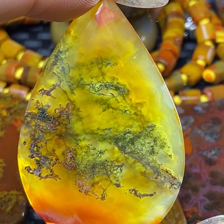 玛瑙/玉髓颈饰未镶嵌